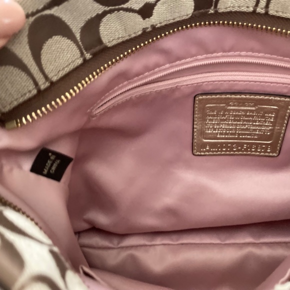 COACH CANVAS SIGNATURE FLOWER APPLIQUE BAG - Picture 5 of 7